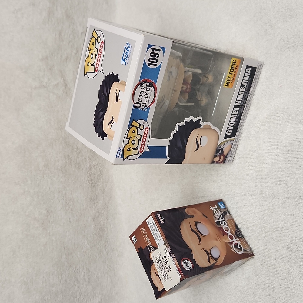 Funko Pop Demon Slayer 1091 Gyomei Himejima Hot Topic Exclusive w/Qposket figure